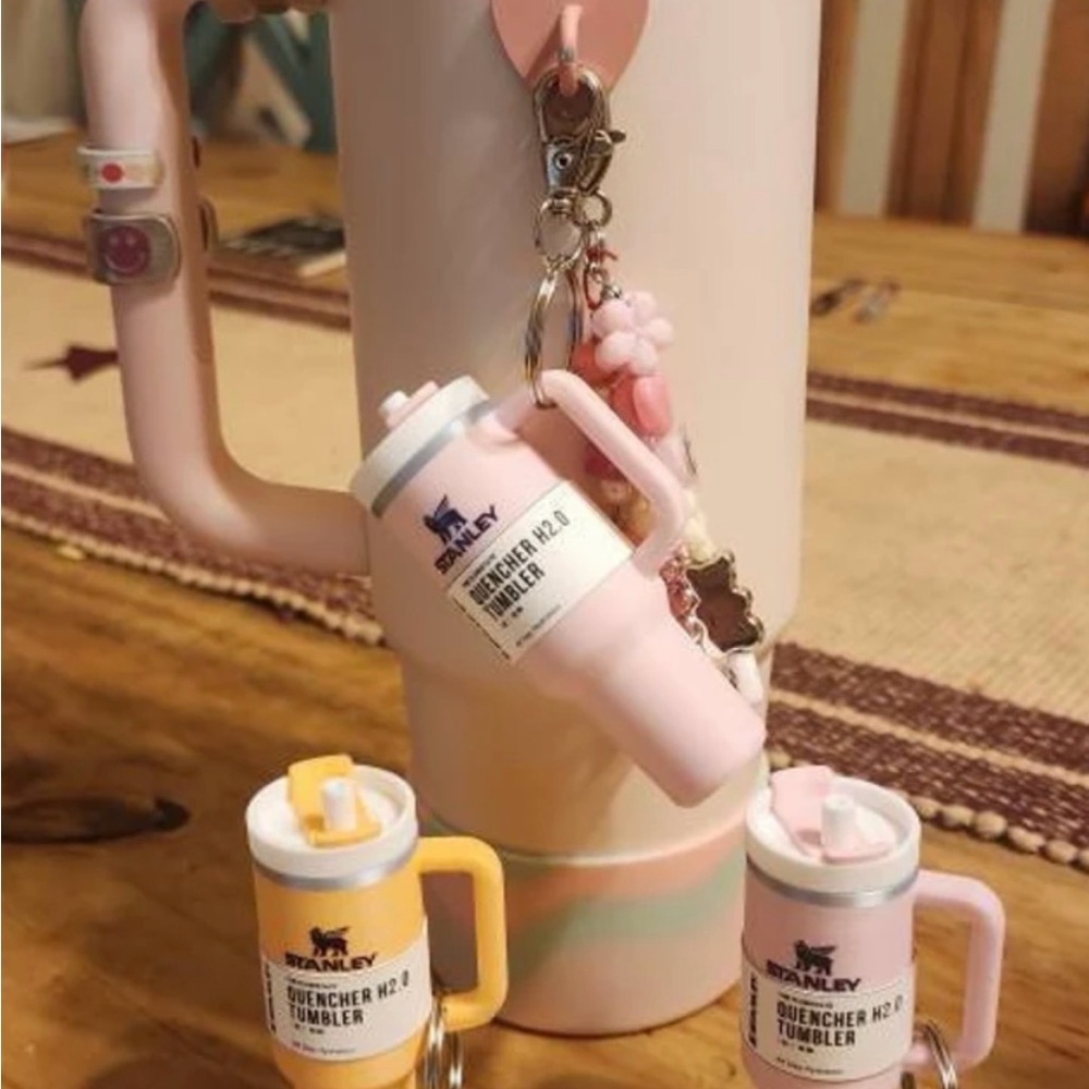 Stanley Red and Cream Ornament Keychain Mugs - Picture 13 of 15